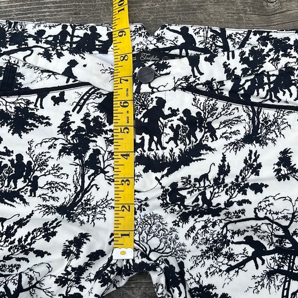 Zara Trafaluc Silhouette Pattern Cropped Pants - Picture 7 of 9